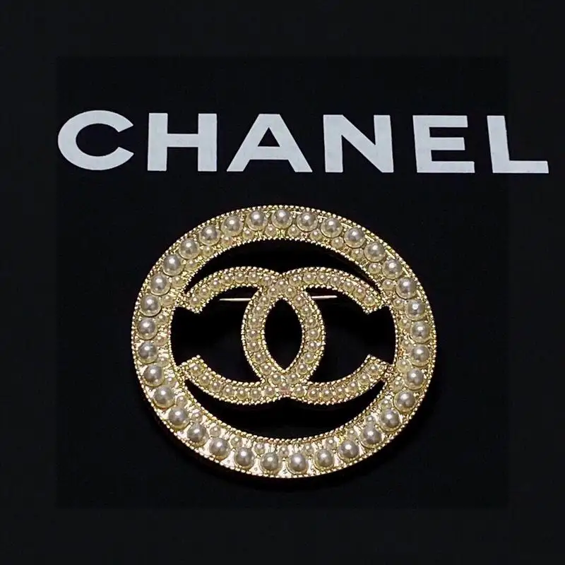 Chanel Brooch 1lyx2 (9)